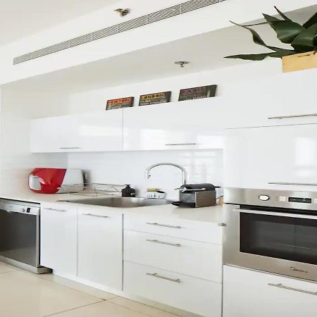 O&O Group- Special Apartment Sea View Luxury Tower Бат-Ям Екстер'єр фото