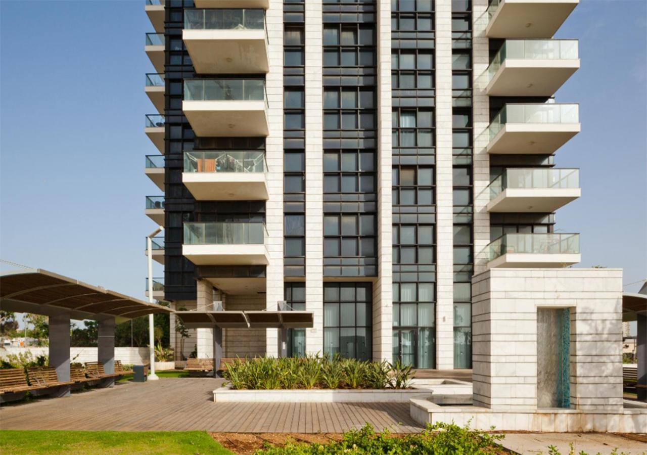 O&O Group- Special Apartment Sea View Luxury Tower Бат-Ям Екстер'єр фото