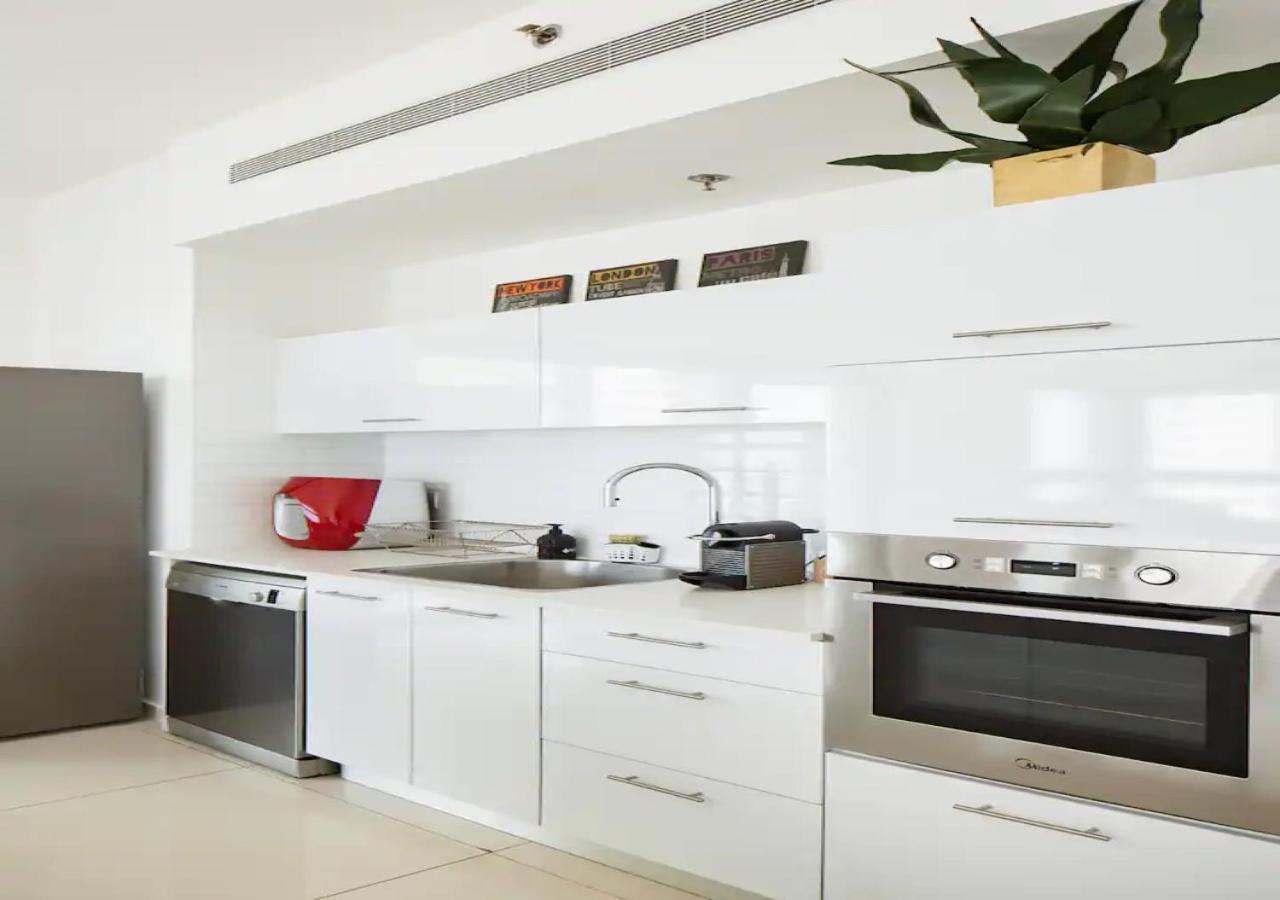 O&O Group- Special Apartment Sea View Luxury Tower Бат-Ям Екстер'єр фото