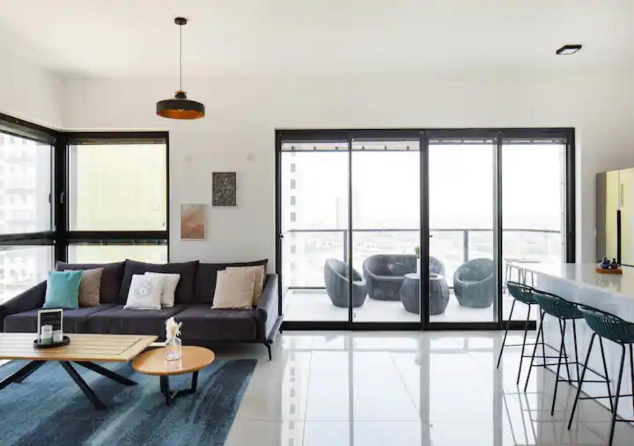 O&O Group- Special Apartment Sea View Luxury Tower Бат-Ям Екстер'єр фото