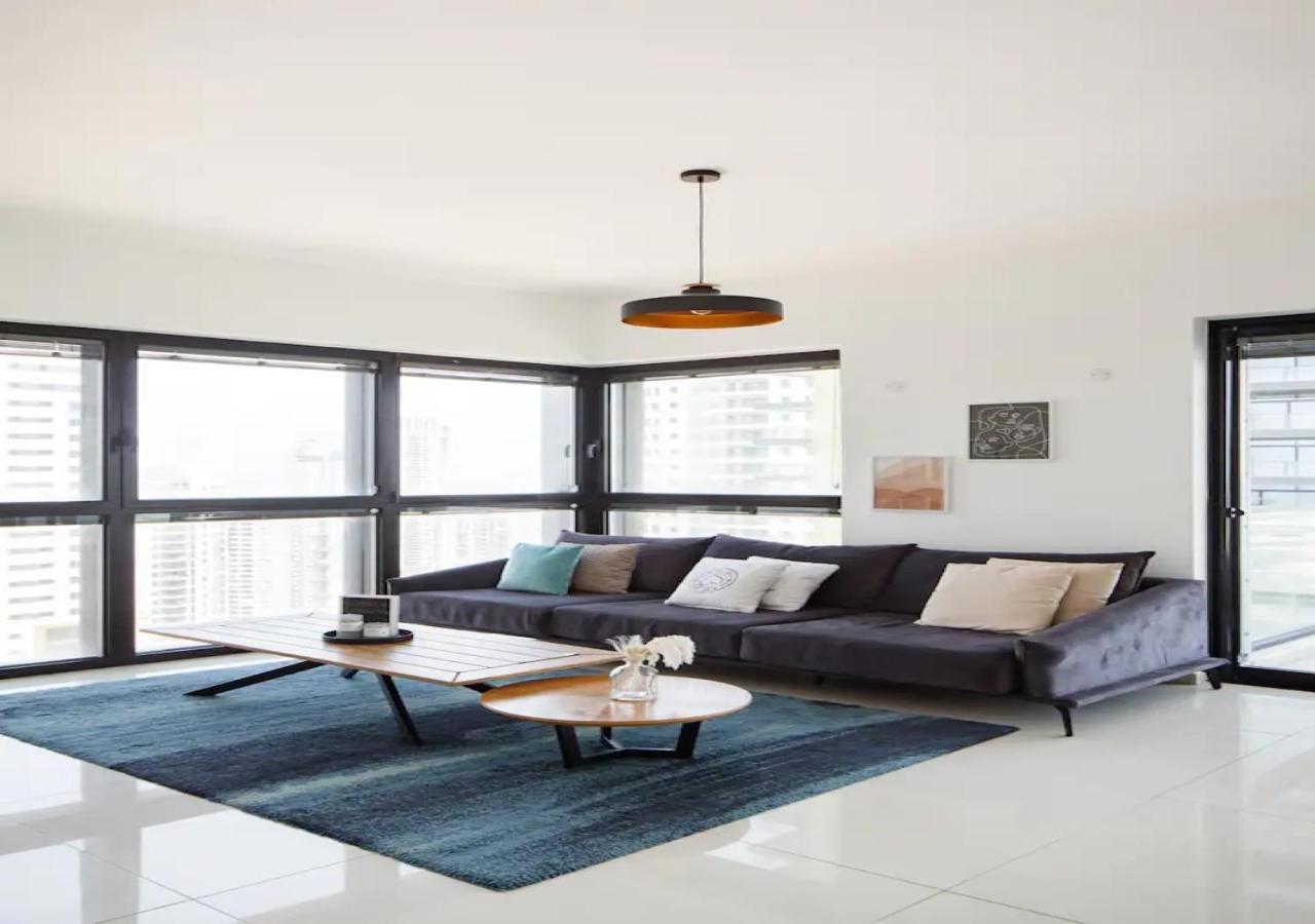 O&O Group- Special Apartment Sea View Luxury Tower Бат-Ям Екстер'єр фото