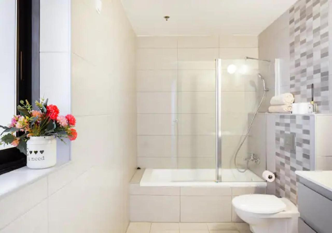 O&O Group- Special Apartment Sea View Luxury Tower Бат-Ям Екстер'єр фото